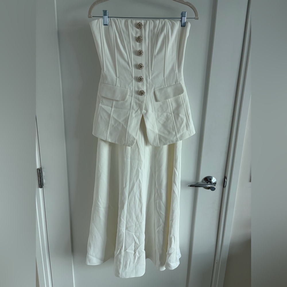 NWT Self-Portrait White Bandeau Crepe Midi Dress with Flower Buttons - Size 4